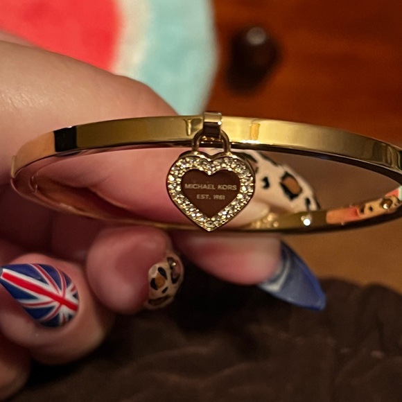 MICHAEL KORS Gold Logo Pave Heart Charm Bangle Bracelet - Picture 3 of 16